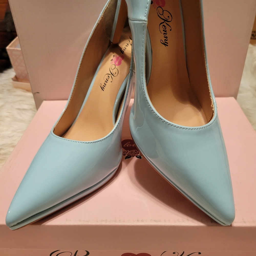 Penny ❤️ Kenny Tiffany blue color pumps.
